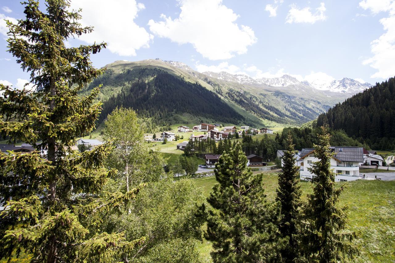 Pension Bergfried Hotel Galtür Екстериор снимка